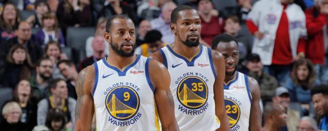 上海男篮39分大胜！新赛季开门红，弗格首秀10分，怀特塞德11分（上海男篮39分狂胜迎新季开门红，弗格首秀拿10分，怀特塞德贡献11分）