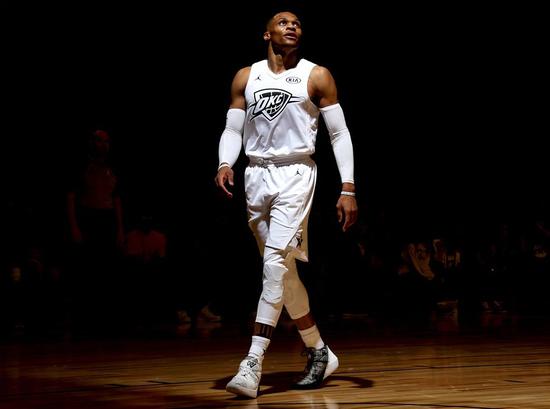 西班牙人2-1塞维利亚，罗伯托-费尔南德斯、佩雷-米利亚破门（西班牙人2-1击败塞维利亚，罗伯托-费尔南德斯与佩雷-米利亚相继破门）