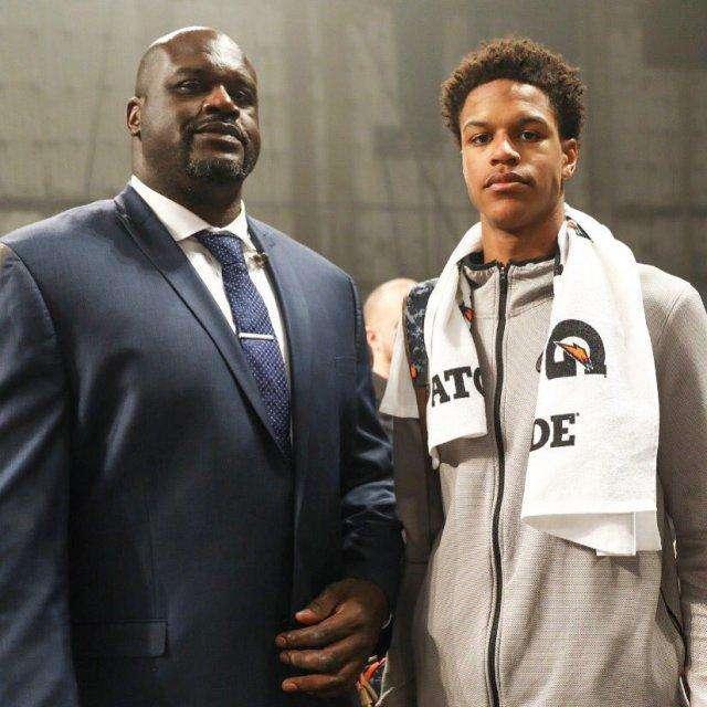 立竿见影，凯恩替补出场30分钟个人戴帽拜仁打进4球（凯恩替补登场30分钟上演帽子戏法，拜仁轰入4球）